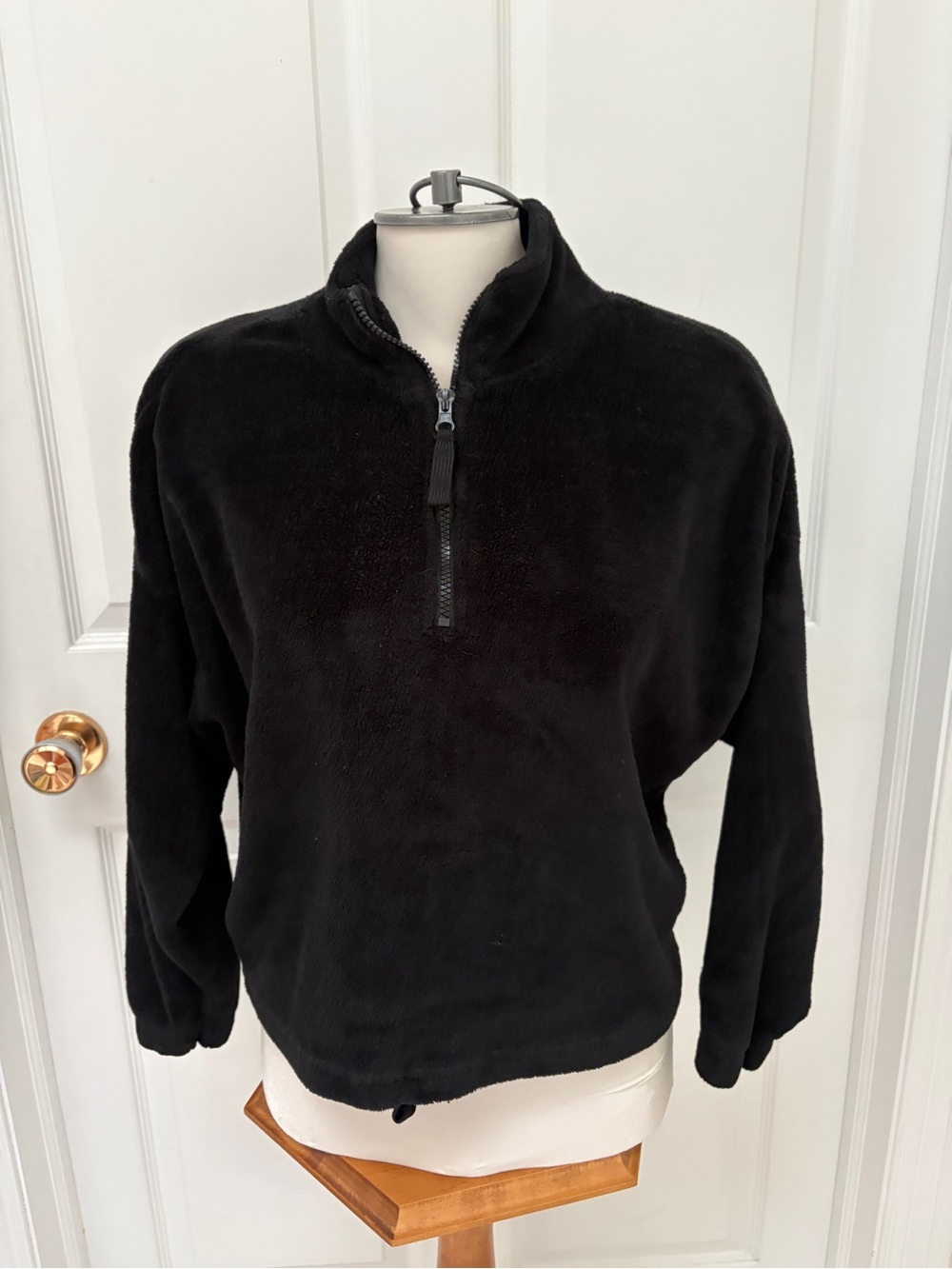 Bluenotes Black Women's V-Neck Quarter-Zip Fleece Pullover